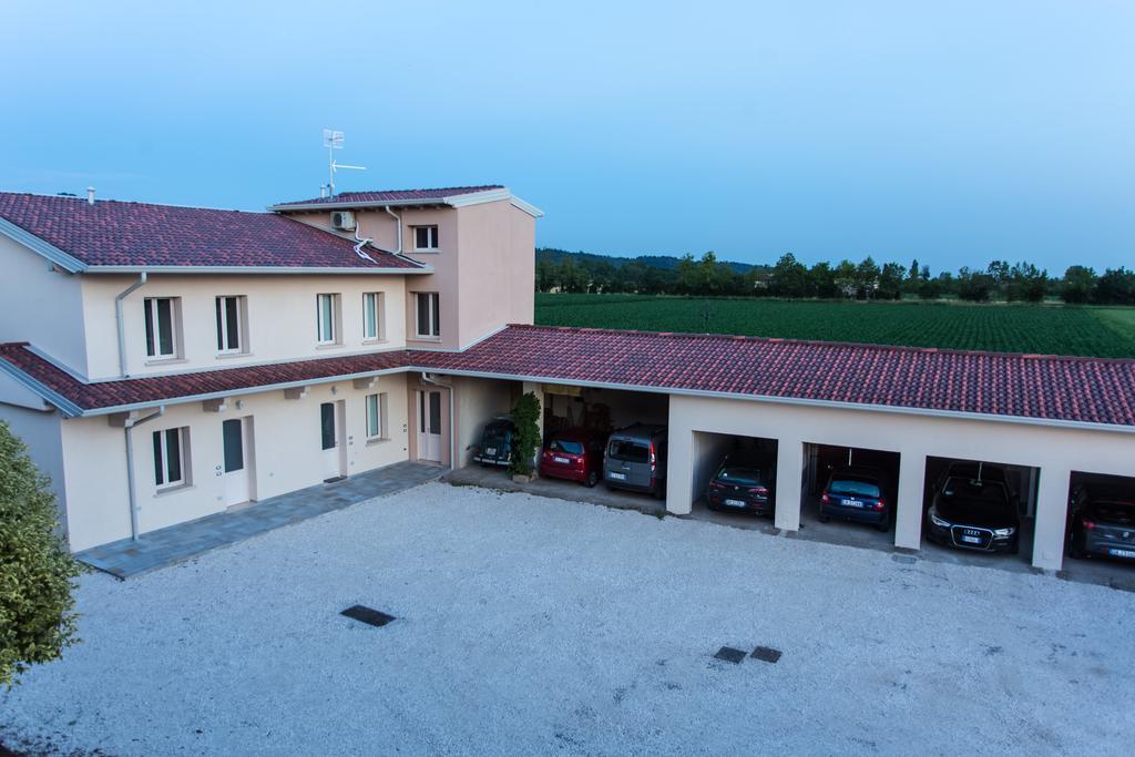 Lm House 01 Apartment Lonato Exterior photo