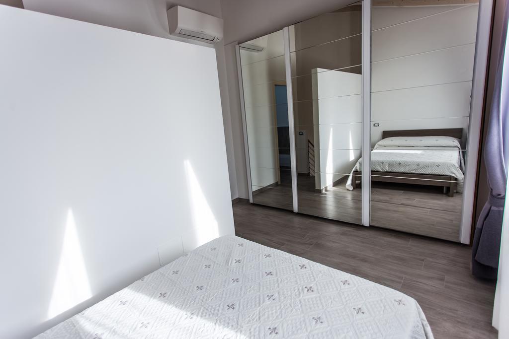 Lm House 01 Apartment Lonato Exterior photo